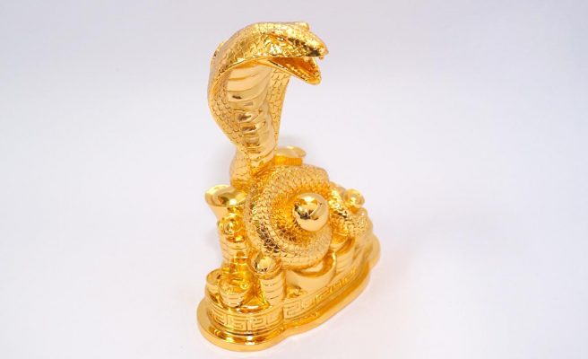 Quà tặng mạ vàng cao cấp: Tượng rắn mạ vàng